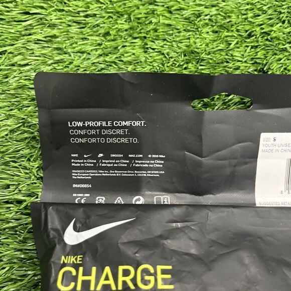 Nike Charge Youth Soccer Shin Guards Volt Black Color New in Package - Picture 7 of 9